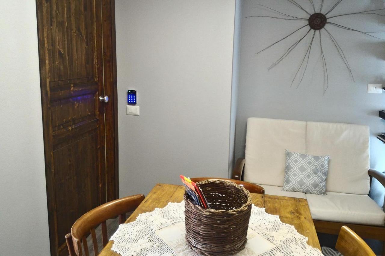 Corona Bed & Breakfast Сардара Екстер'єр фото